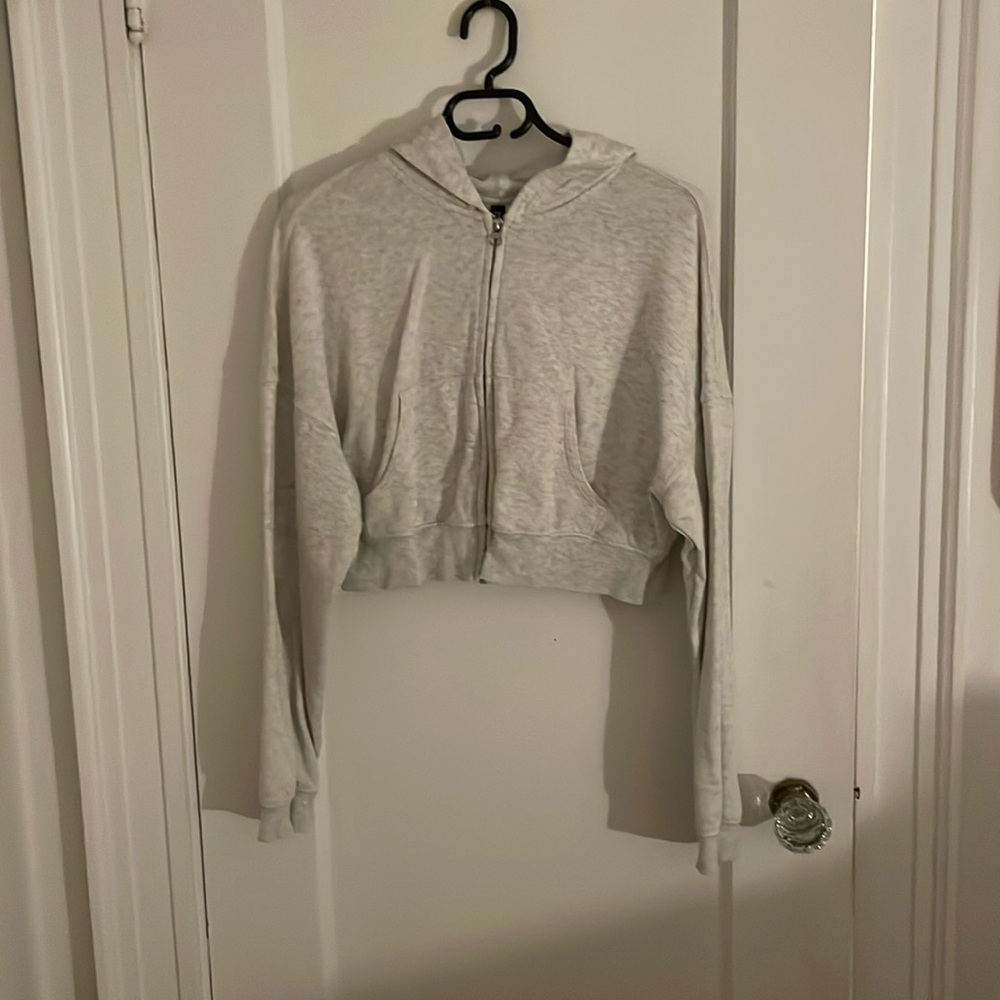 Cropped zip up.